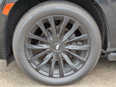 Used 2021 Cadillac Escalade Premium Luxury w/ Driver Assist Tech Package image 34