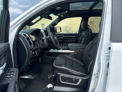 New 2026 RAM 1500 Laramie AWD/4WD image 18