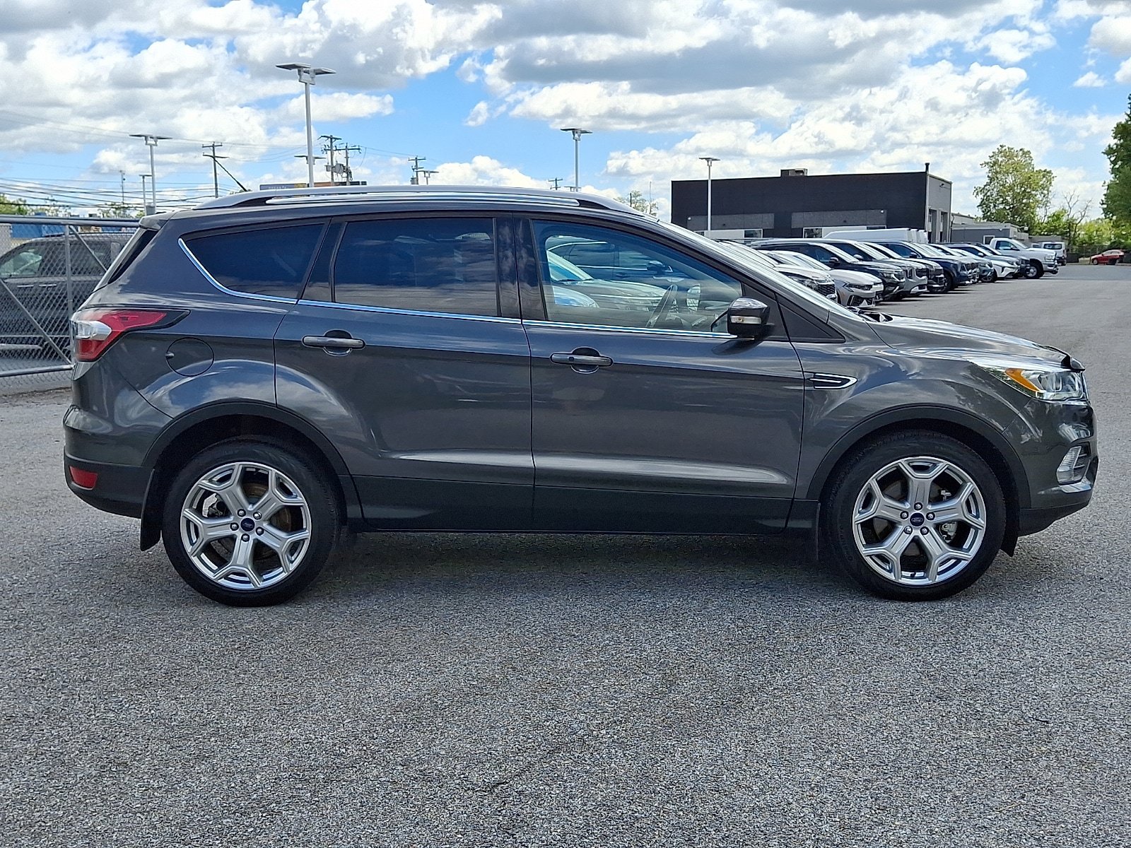 Used 2017 Ford Escape Titanium AWD/4WD image 4