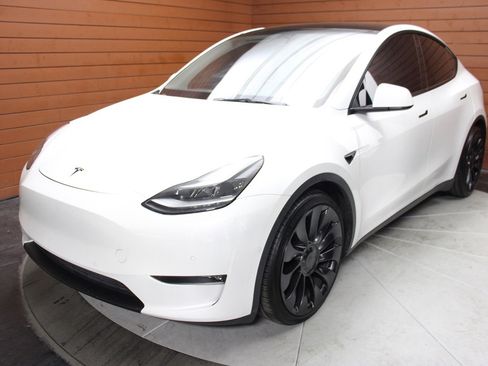 Used 2022 Tesla Model Y Performance image 8