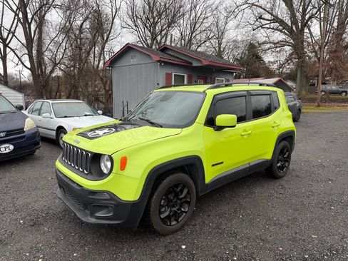 Used 2018 Jeep Renegade Latitude image 3