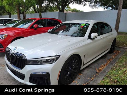 Used 2020 BMW 740i w/ M Sport Package RWD image 9