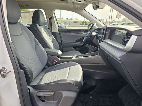 New 2026 Volkswagen Tiguan SE AWD/4WD image 14