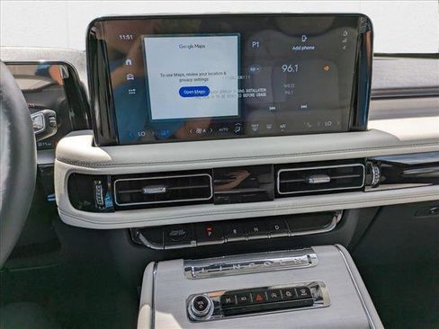 New 2025 Lincoln Aviator Reserve w/ Luxury Package image 13