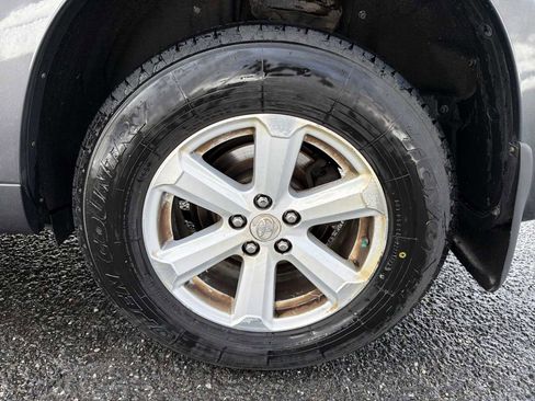 Used 2010 Toyota Highlander SE image 19