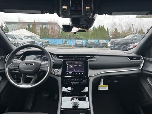 New 2025 Jeep Grand Cherokee Laredo X w/ Luxury Tech Group I image 11