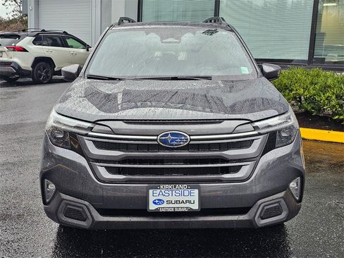 Certified 2025 Subaru Forester Limited image 2