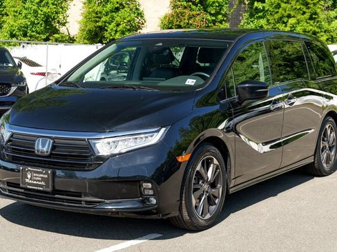 Used 2024 Honda Odyssey Elite image 3