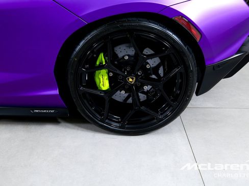 Used 2025 Lamborghini Revuelto AWD/4WD image 31