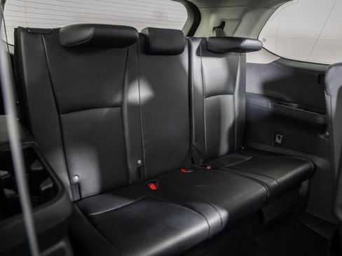 Certified 2025 Toyota Grand Highlander AWD image 33