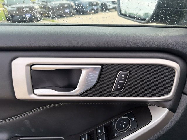 Used 2024 Ford Explorer XLT w/ Equipment Group 202A AWD/4WD image 32