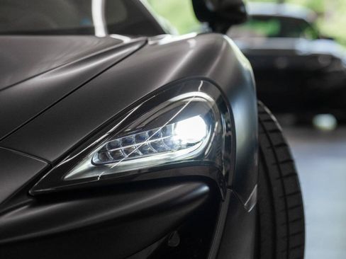 Used 2017 McLaren 570S RWD image 14