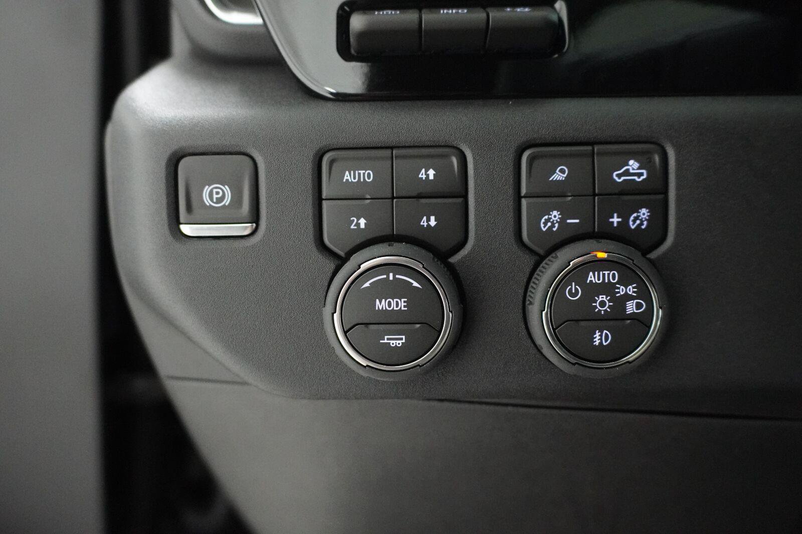 New 2026 Chevrolet Silverado 2500 High Country w/ High Country Premium Package AWD/4WD image 13
