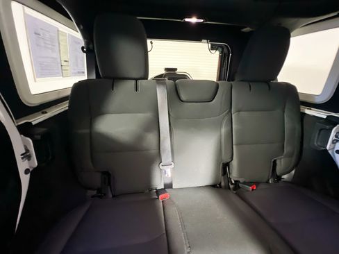 Used 2021 Jeep Wrangler Unlimited Sport image 32