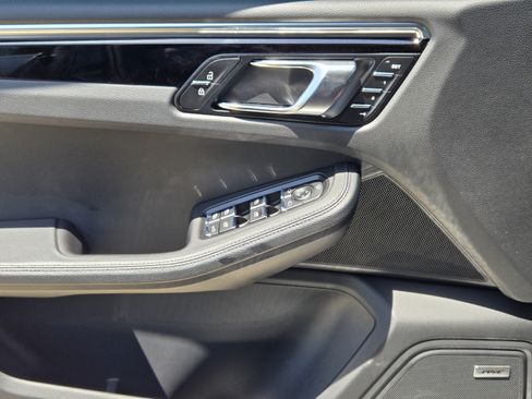 Used 2025 Porsche Macan S AWD/4WD image 20