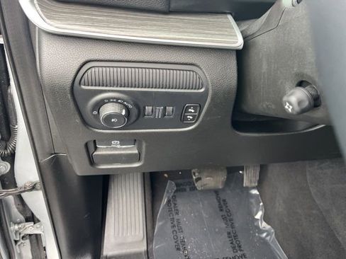 Used 2024 Jeep Wagoneer Series II w/ Flexible Seating Group image 31