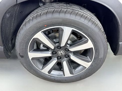 New 2025 Honda Pilot Touring image 32