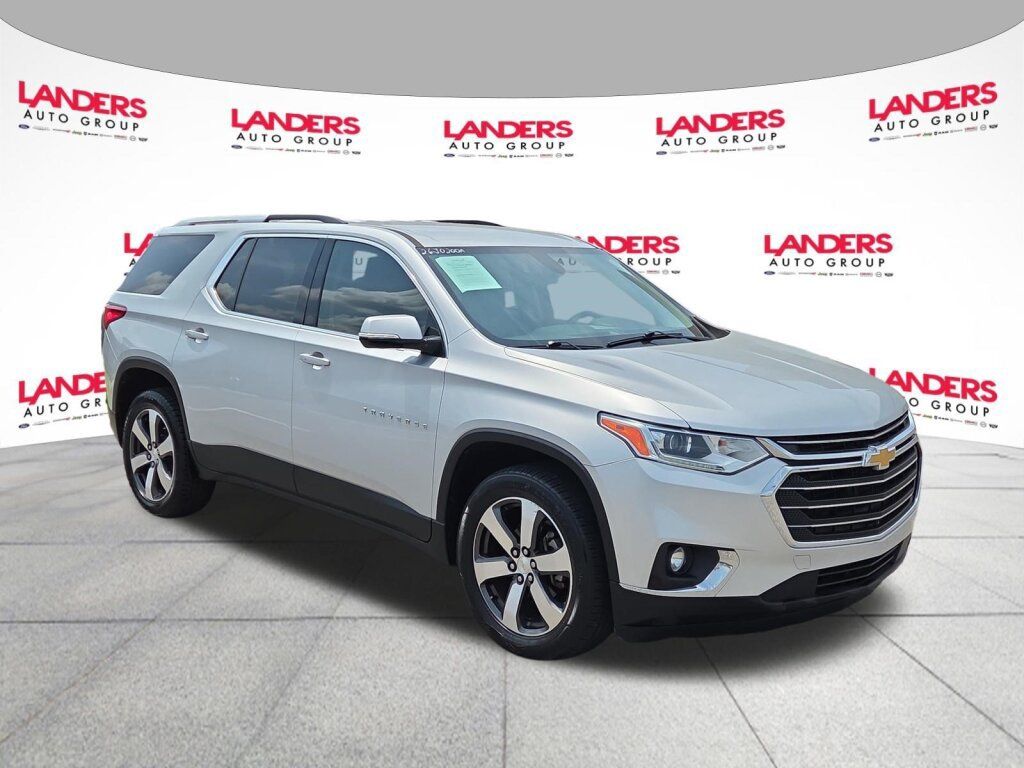 Used 2018 Chevrolet Traverse LT FWD image 1