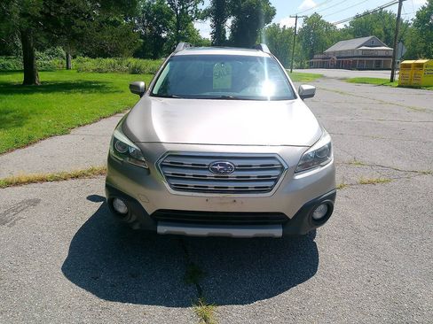 Used 2015 Subaru Outback 2.5i Limited AWD/4WD image 3