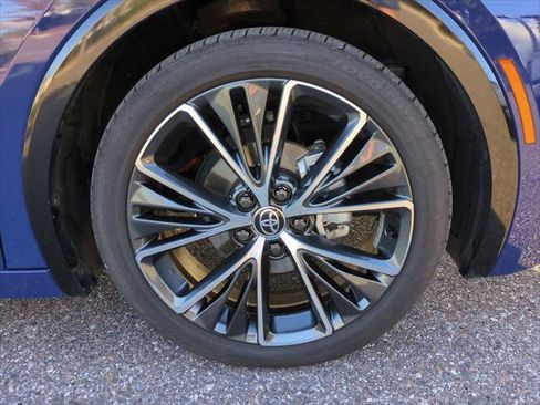 Used 2025 Toyota Prius Limited image 10