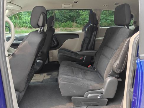 Used 2019 Dodge Grand Caravan SE w/ UConnect Hands-Free Group FWD image 20