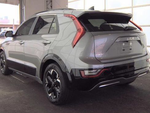 Used 2023 Kia Niro Wave FWD image 4
