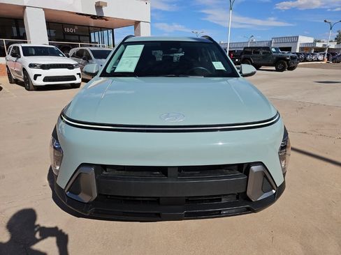 Used 2025 Hyundai Kona SEL FWD image 6