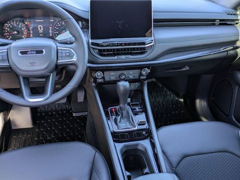 New 2026 Jeep Compass Latitude image 20