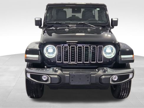 Used 2024 Jeep Wrangler Sahara image 17