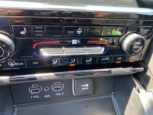 New 2025 Jeep Grand Cherokee Altitude image 12