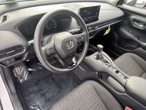 Used 2027 Honda HR-V LX image 17