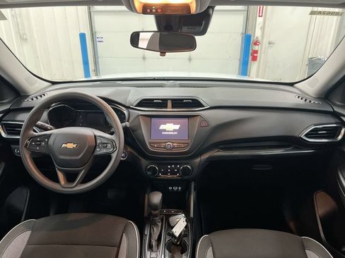 Used 2023 Chevrolet TrailBlazer LT FWD image 10