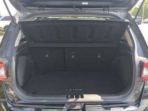 Used 2024 Hyundai Venue SEL FWD image 12