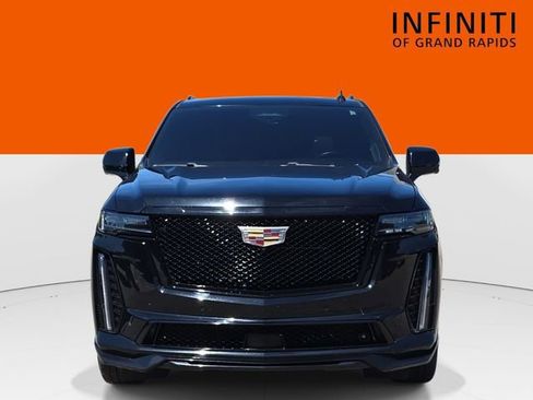 Used 2023 Cadillac Escalade ESV V w/ LPO, Floor Liner Package AWD/4WD image 2