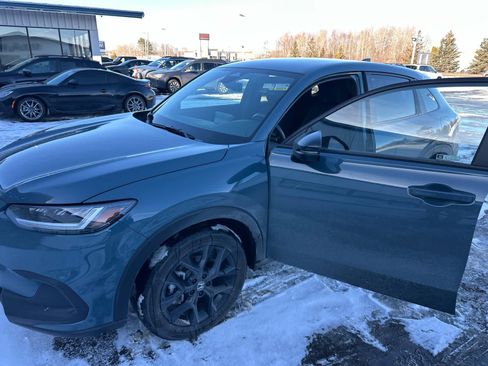 Used 2024 Honda HR-V Sport image 2