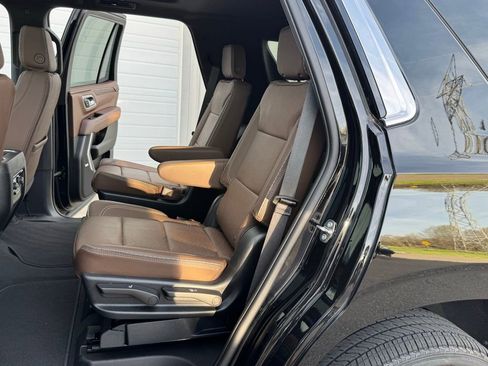 Used 2023 Chevrolet Tahoe High Country w/ Premium Package 2 RWD image 39