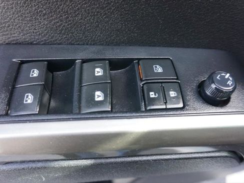 Used 2021 Toyota Tacoma Limited image 43