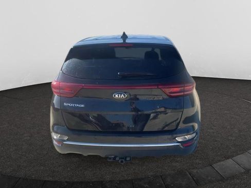 Used 2022 Kia Sportage LX image 4