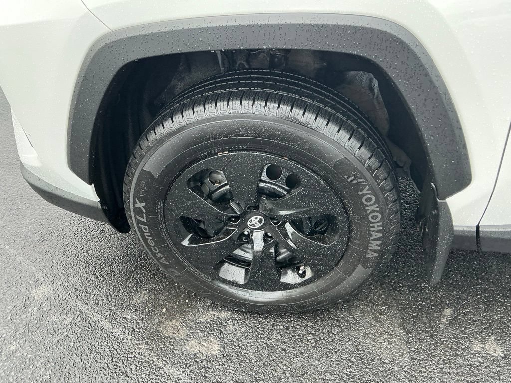 Certified 2023 Toyota RAV4 LE AWD/4WD image 14