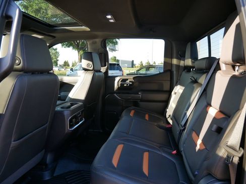 Used 2020 GMC Sierra 1500 AT4 w/ AT4 Premium Package AWD/4WD image 10