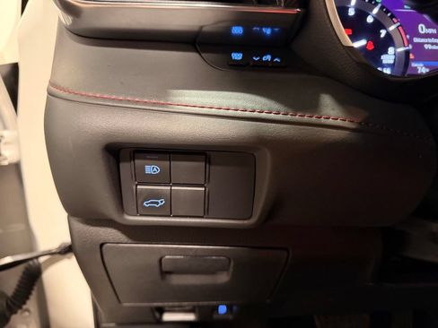 Used 2021 Toyota Highlander XSE FWD image 17