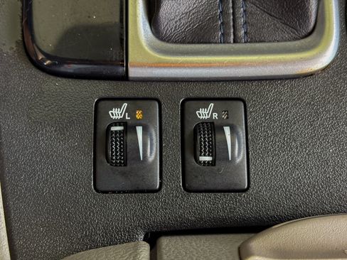 Used 2019 Toyota Highlander XLE FWD image 37