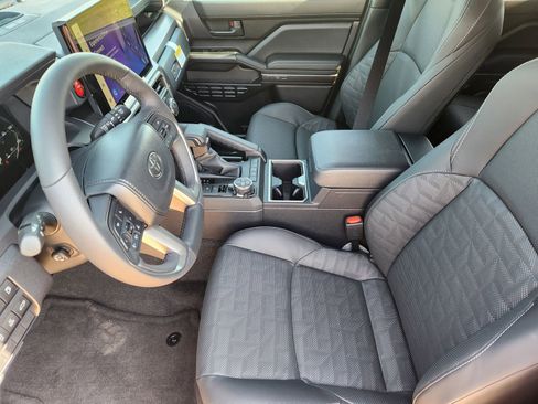 New 2026 Toyota 4Runner TRD Off-Road Premium AWD/4WD image 12