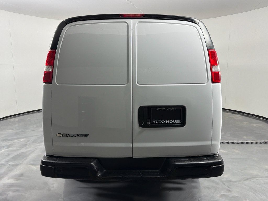 Used 2019 Chevrolet Express 3500 Extended w/ Driver Convenience Package RWD image 5