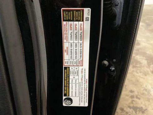 Used 2023 Nissan Pathfinder S AWD/4WD image 17