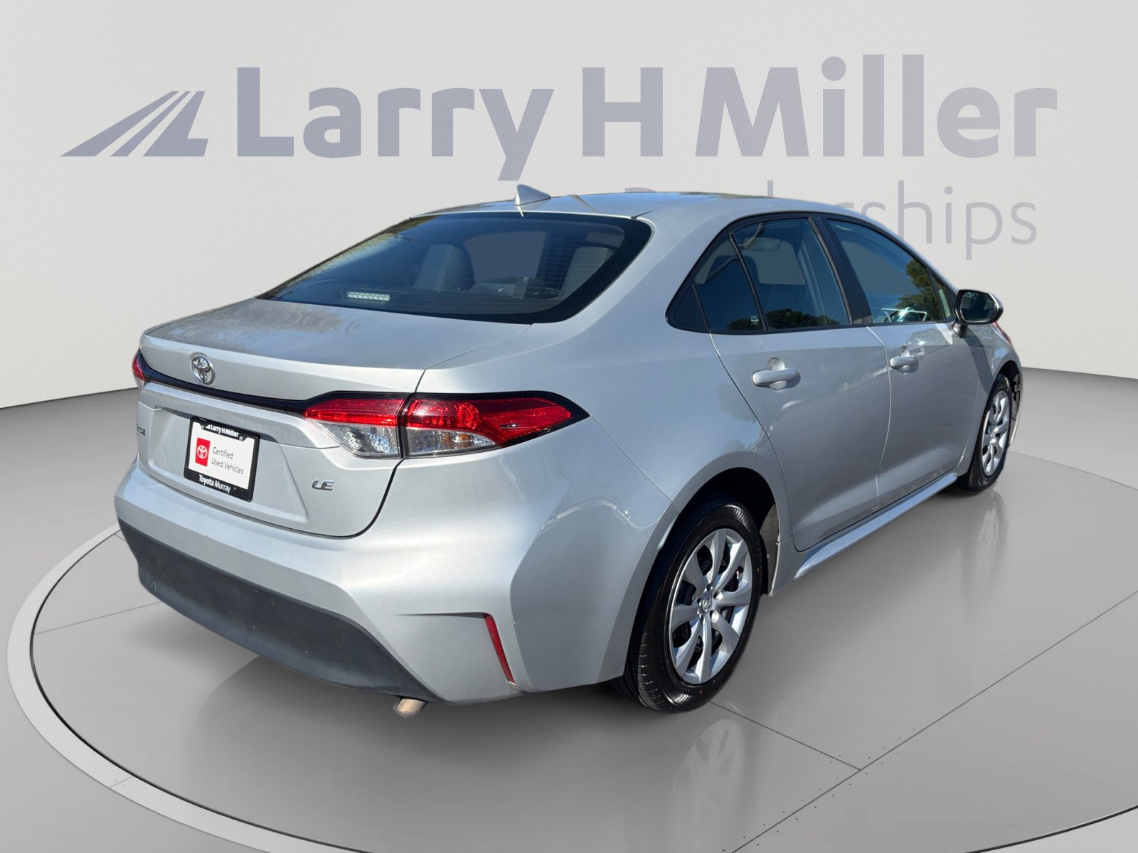 Used 2024 Toyota Corolla LE FWD image 5