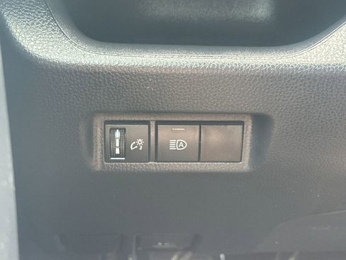 Used 2025 Toyota RAV4 XLE AWD/4WD image 32