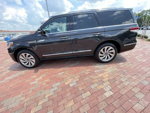 Used 2022 Lincoln Navigator Reserve AWD/4WD image 31