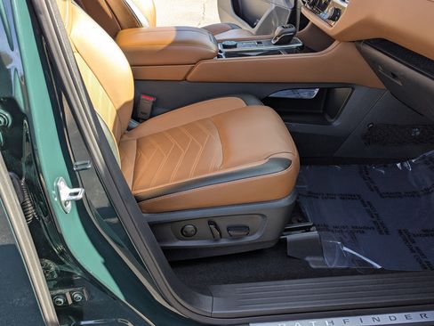 Used 2023 Nissan Pathfinder Platinum w/ Cargo Package image 15