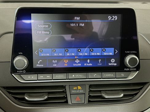 Used 2025 Nissan Altima 2.5 SR image 19